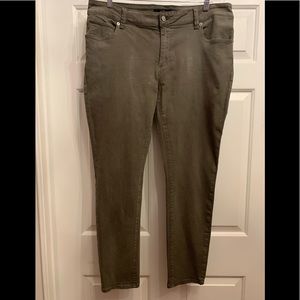 Women’s jeans. Size 16W. Lucky Brand. Olive